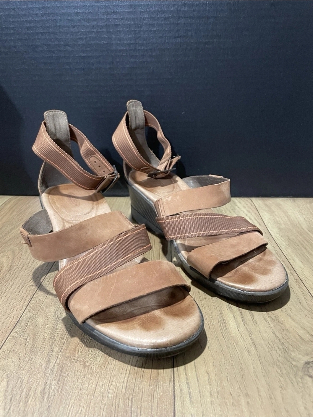 Keen Tan/Brown Skyline Wedge Sandals